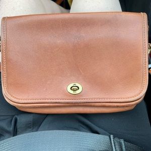 Vintage COACH Pocket Flap Shoulder Bag - 9755 Tan Leather